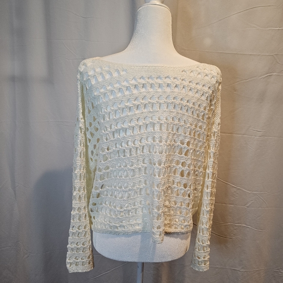 NWOT Comfy Cream Crochet Knit Sweater Size M‎ - Picture 2 of 3